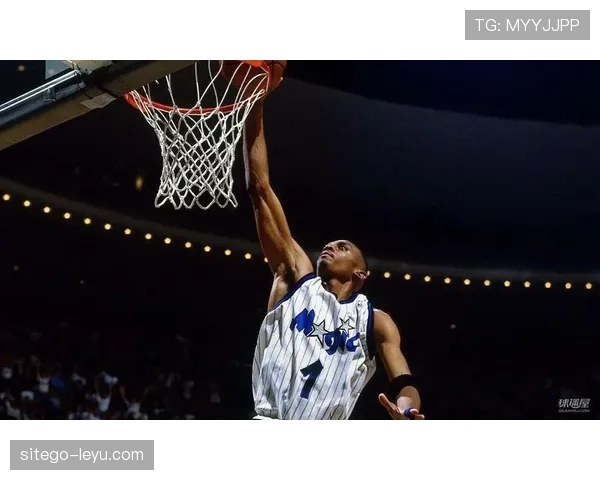 安芬尼·哈达威无球跑动拉开空间，改变球队进攻结构